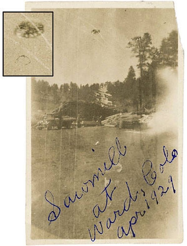 Sững sờ ảnh chụp UFO thời chưa có photoshop